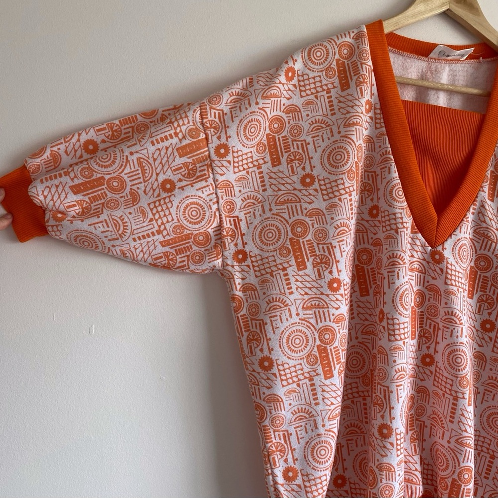 Express Retro Styled 90s Sweatshirt - Picture 7 of 13